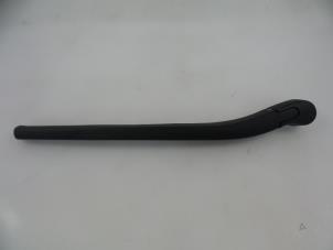 Used Rear wiper arm BMW 5 serie Touring (E61) 520d 16V Price € 25,00 Margin scheme offered by Autobedrijf Broekhuis B.V.