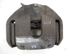 Used Front brake calliper, left BMW 5 serie Touring (E61) 520d 16V Price € 25,00 Margin scheme offered by Autobedrijf Broekhuis B.V.