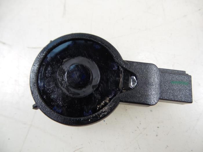 Begagnade Regnsensor Opel Zafira (M75) 2.2 16V Direct Ecotec Pris € 20,00 Marginaltabell erbjuds av Autobedrijf Broekhuis B.V.