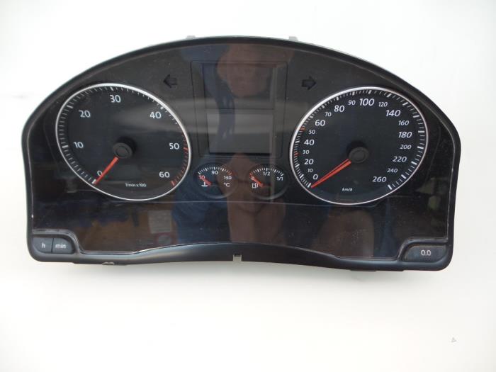 Odometer KM from a Volkswagen Golf V Variant (1K5) 1.9 TDI 2008