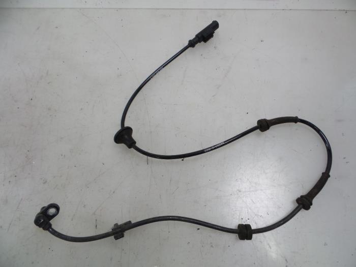 Begagnade ABS-sensor Peugeot 108 1.0 12V Pris € 25,00 Marginaltabell erbjuds av Autobedrijf Broekhuis B.V.