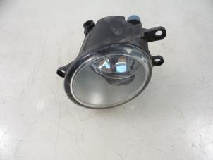 Used Fog light, front right Toyota Avensis (T25/B1B) 2.0 16V D-4D-F Price € 15,00 Margin scheme offered by Autobedrijf Broekhuis B.V.