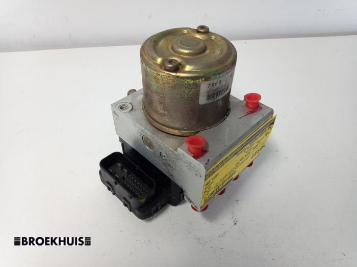 Begagnade ABS-pump Suzuki Alto (RF410) 1.1 16V Pris € 40,00 Marginaltabell erbjuds av Autobedrijf Broekhuis B.V.