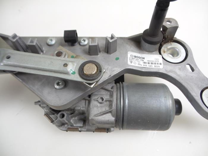 Wiper motor + mechanism from a Porsche Cayenne II (92A) 3.0 S E-Hybrid 24V 2015