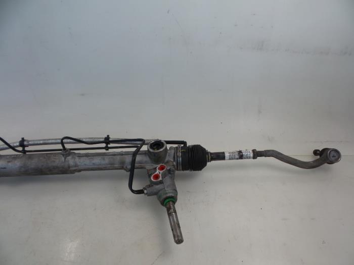 Power steering box from a Citroën C5 II Berline (RC) 2.0 HDiF 16V 2004