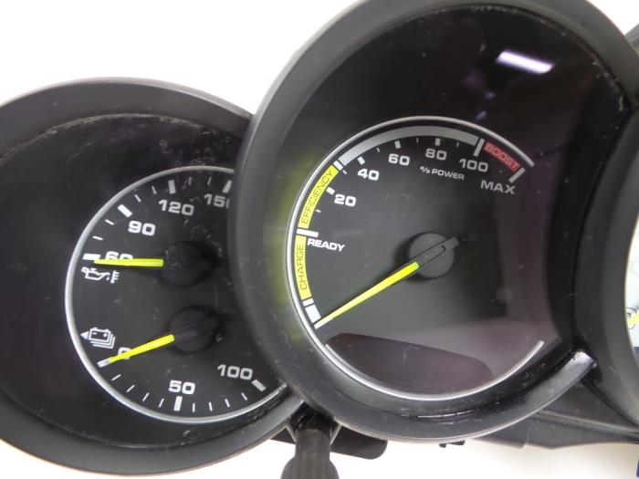 Odometer KM from a Porsche Cayenne II (92A) 3.0 S E-Hybrid 24V 2015