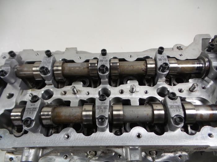 Cylinder head Jeep Grand Cherokee 3.0 CRD V6 24V - 90352085F VM44D