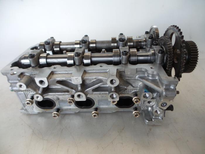 Cylinder head Jeep Grand Cherokee 3.0 CRD V6 24V 90352084F VM44D