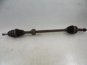 Used Front drive shaft, right Toyota Prius (NHW11L) 1.5 16V Price € 20,00 Margin scheme offered by Autobedrijf Broekhuis B.V.