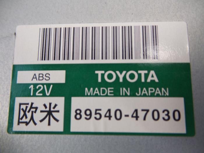 ABS Steuergerät van een Toyota Prius (NHW11L) 1.5 16V 2001
