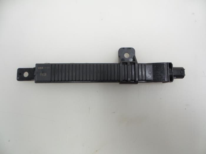 Używane Antena Ferrari F430 Spider 4.3 V8 32V Cena € 20,00 Procedura marży oferowane przez Autobedrijf Broekhuis B.V.