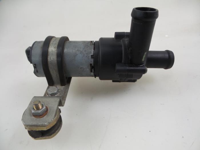 Begagnade Vattenpump Ferrari F430 Spider 4.3 V8 32V Pris € 80,00 Marginaltabell erbjuds av Autobedrijf Broekhuis B.V.