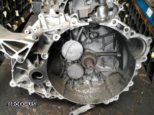 Used Gearbox Volvo V70 (SW) 2.4 D5 20V Price on request offered by Autobedrijf Broekhuis B.V.