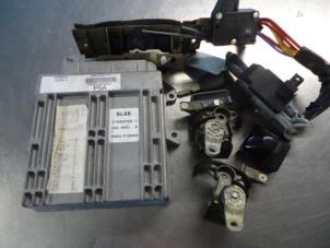 Usados Ordenadores de inyección Peugeot 406 Break (8E/F) 1.8 16V Precio € 25,00 Norma de margen ofrecido por Autobedrijf Broekhuis B.V.