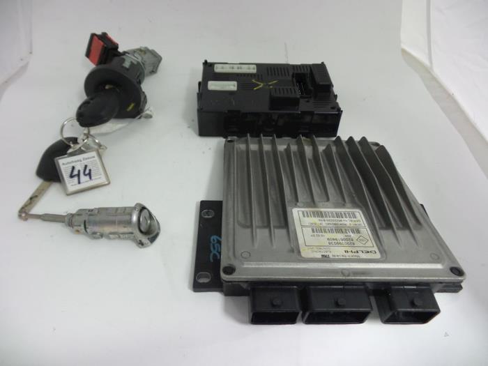 Used Injection computer Renault Clio III (BR/CR) 1.5 dCi 85 Price € 50,00 Margin scheme offered by Autobedrijf Broekhuis B.V.
