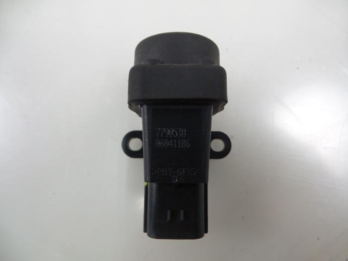 Usados Interruptor Ferrari F430 Spider 4.3 V8 32V Precio € 30,00 Norma de margen ofrecido por Autobedrijf Broekhuis B.V.