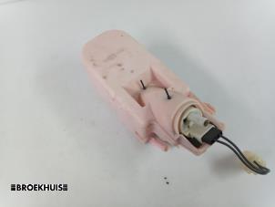 Usados Bomba eléctrica de combustible Nissan Almera (N15) 1.4 LX,GX,S 16V Precio € 15,00 Norma de margen ofrecido por Autobedrijf Broekhuis B.V.