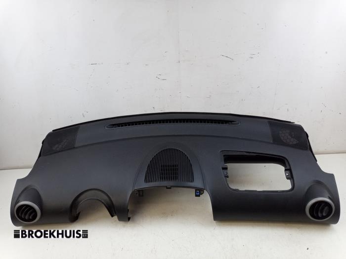 Używane Panel Peugeot 107 1.0 12V Cena € 75,00 Procedura marży oferowane przez Autobedrijf Broekhuis B.V.