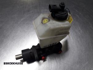 Used Brake pump Renault Twingo Price € 10,00 Margin scheme offered by Autobedrijf Broekhuis B.V.