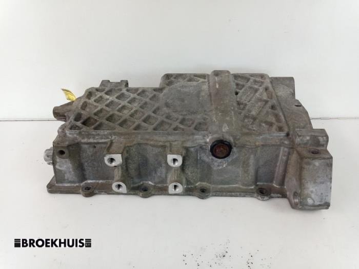 Usagé Couvercle carter BMW Mini (R50/53) 1.6 16V Cooper Prix € 40,00 Règlement à la marge proposé par Autobedrijf Broekhuis B.V.