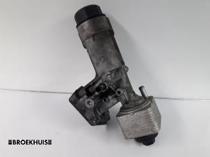Usagé Boîtier filtre à huile Audi A4 Avant (B7) 2.0 TDI Prix € 35,00 Règlement à la marge proposé par Autobedrijf Broekhuis B.V.