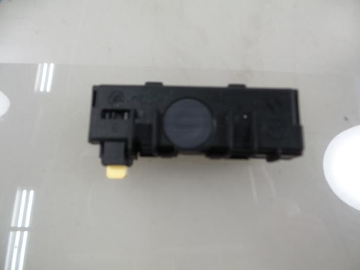 Begagnade Sensor (övriga) Mercedes E (W212) E-200 CDI 16V BlueEfficiency,BlueTEC Pris € 25,00 Marginaltabell erbjuds av Autobedrijf Broekhuis B.V.