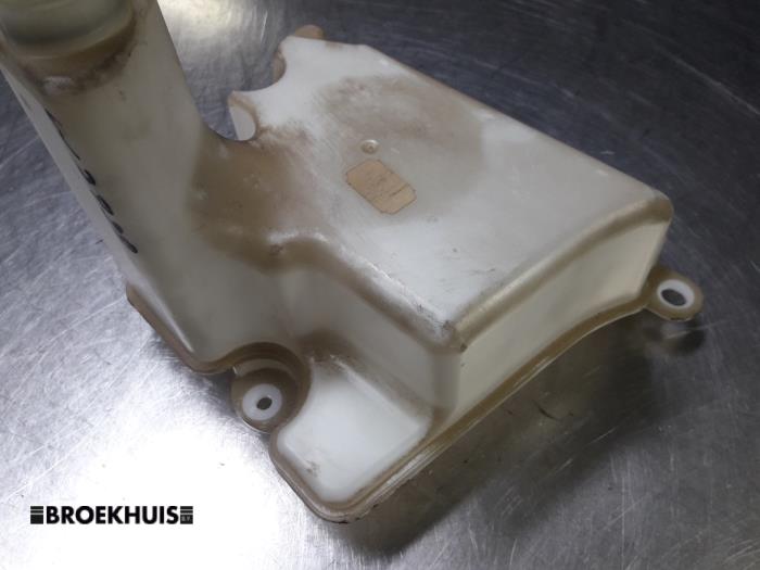 Rear window washer reservoir from a BMW 3 serie Compact (E46/5) 316ti 16V 2001
