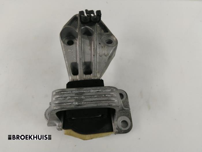 Used Engine mount Renault Megane III Grandtour (KZ) 1.5 dCi 110 Price € 20,00 Margin scheme offered by Autobedrijf Broekhuis B.V.