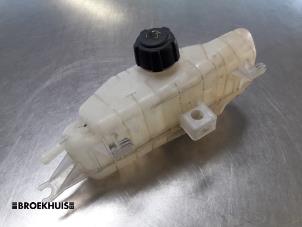 Used Expansion vessel Renault Clio III (BR/CR) 1.2 16V 75 Price € 15,00 Margin scheme offered by Autobedrijf Broekhuis B.V.