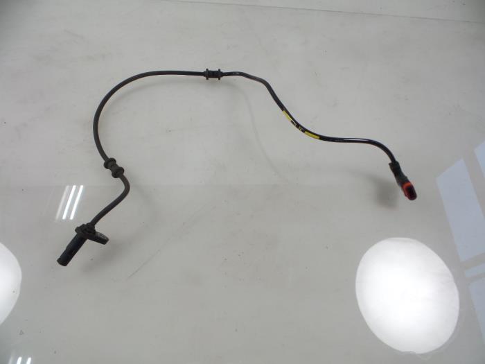 Begagnade ABS-sensor Mercedes E (W212) E-200 CDI 16V BlueEfficiency,BlueTEC Pris € 25,00 Marginaltabell erbjuds av Autobedrijf Broekhuis B.V.