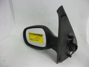 Used Wing mirror, left Renault Clio II (BB/CB) 1.2 16V Price € 20,00 Margin scheme offered by Autobedrijf Broekhuis B.V.