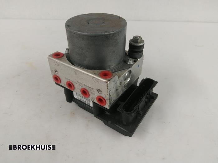 Begagnade ABS-pump Citroen C1 1.0 12V Pris € 25,00 Marginaltabell erbjuds av Autobedrijf Broekhuis B.V.