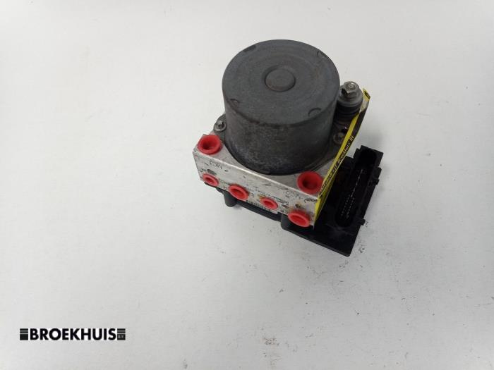 Begagnade ABS-pump Fiat Punto II (188) 1.2 60 S Pris € 25,00 Marginaltabell erbjuds av Autobedrijf Broekhuis B.V.