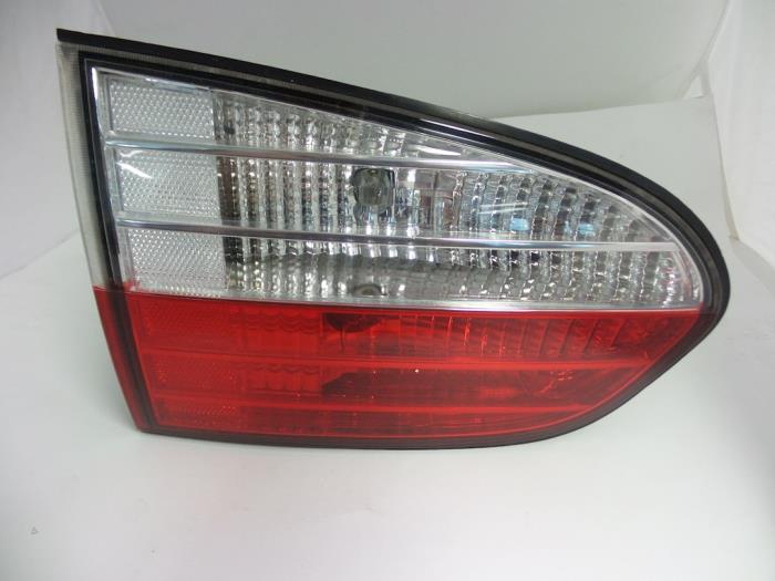 Taillight, left from a Hyundai H-1/H-200 2.5 CRDi Powervan 2006