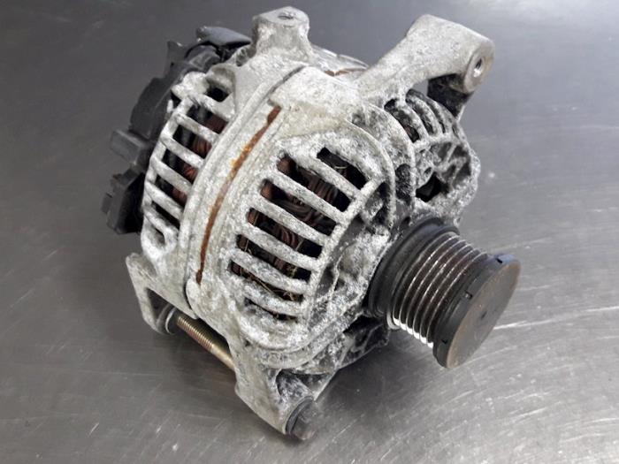 Begagnade Dynamo Saab 9-5 Estate (YS3E) 3.0 TiD V6 24V Pris € 45,00 Marginaltabell erbjuds av Autobedrijf Broekhuis B.V.