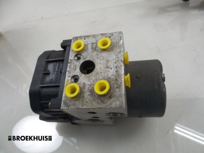 Usagé Pompe ABS Kia Sorento I (JC) 3.5 V6 24V Prix € 25,00 Règlement à la marge proposé par Autobedrijf Broekhuis B.V.