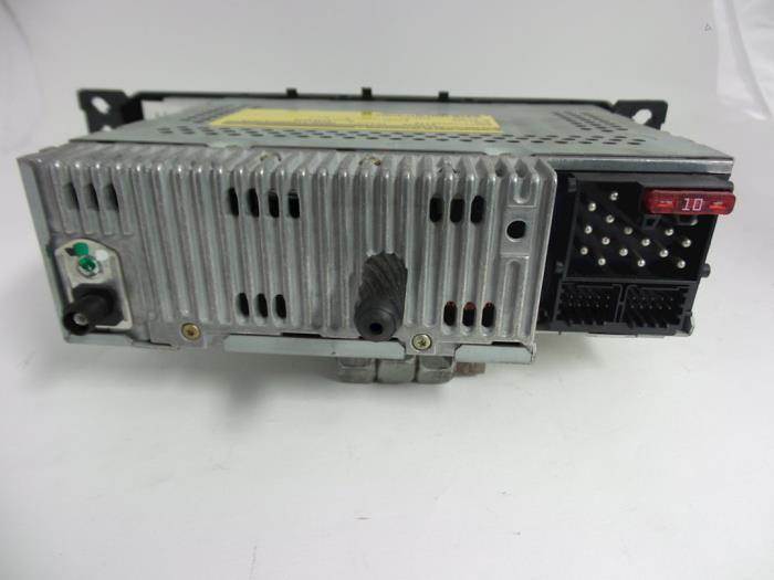 Radio/Cassette d'un BMW 3 serie (E46/4) 320d 16V 2001
