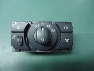 Used Light switch BMW 5 serie Touring (E61) 530d 24V Price € 15,00 Margin scheme offered by Autobedrijf Broekhuis B.V.