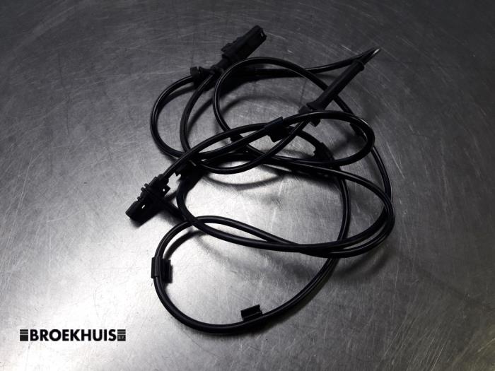 Begagnade ABS-sensor Smart Fortwo Coupé (451.3) 1.0 45 KW Pris € 15,00 Marginaltabell erbjuds av Autobedrijf Broekhuis B.V.