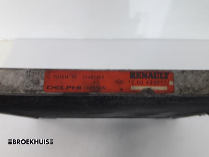 Air conditioning radiator from a Renault Twingo (C06) 1.2 2004