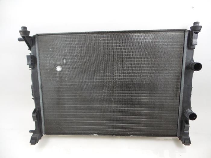 Used Radiator Renault Grand Scénic II (JM) 2.0 16V Price € 40,00 Margin scheme offered by Autobedrijf Broekhuis B.V.