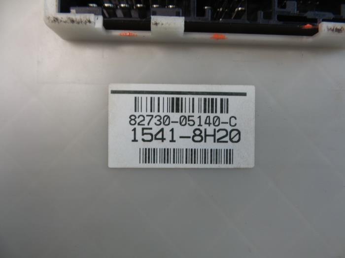 Caja de fusibles de un Toyota Avensis Wagon (T27) 2.0 16V D-4D-F 2010