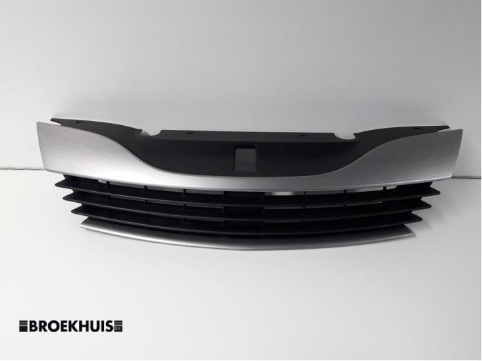 Begagnade Grill Renault Laguna II Grandtour (KG) 1.8 16V Pris € 20,00 Marginaltabell erbjuds av Autobedrijf Broekhuis B.V.