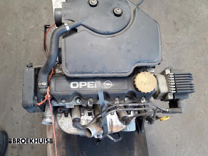 Motor van een Opel Corsa B (73/78/79) 1.2i E City,Swing,Joy,GLS 1997