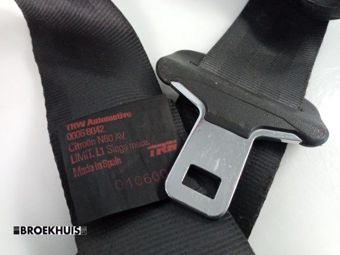 Front seatbelt, right from a Citroën Xsara Coupé (N0) 1.6i 2000