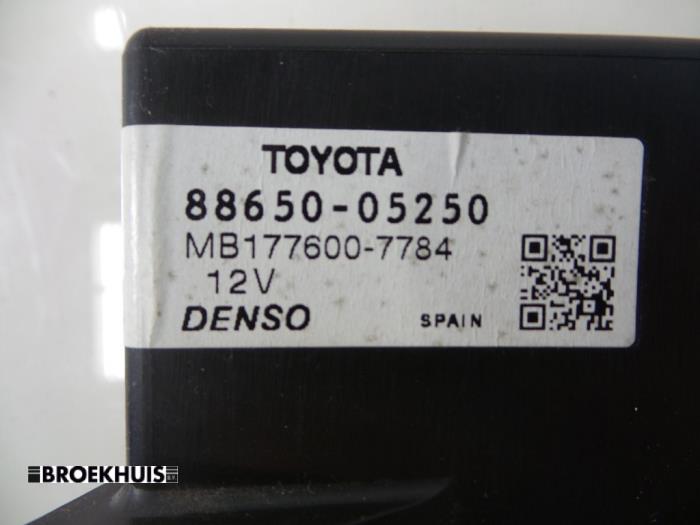 Steuergerät Kühlung van een Toyota Avensis Wagon (T27) 2.0 16V D-4D-F 2010