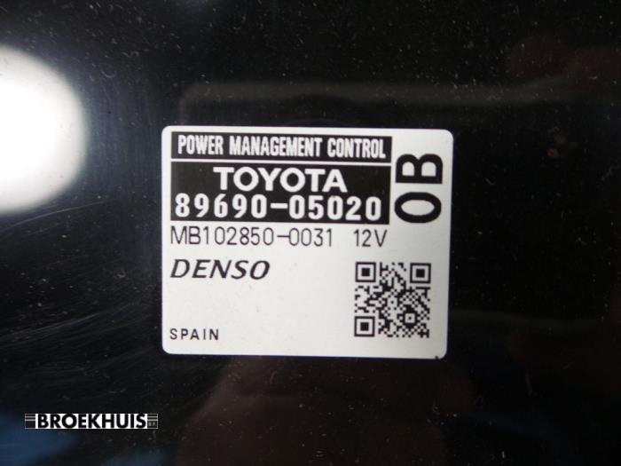 Módulo (varios) de un Toyota Avensis Wagon (T27) 2.0 16V D-4D-F 2010