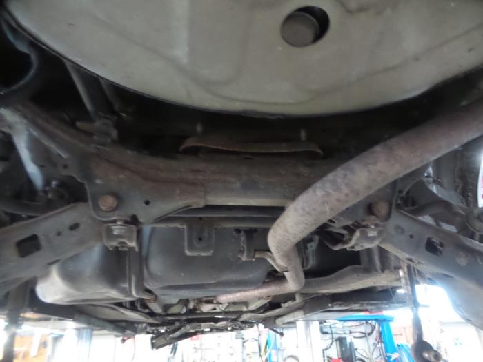 Faux châssis d'un Toyota Avensis Wagon (T27) 2.0 16V D-4D-F 2010