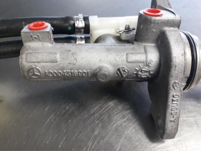 Maître-Cylindre De Frein Frankberg Pour Mercedes Vito Viano W639 2.1-3.7L 2003-2022 – Remplace 0004316901 – Qualité Premium