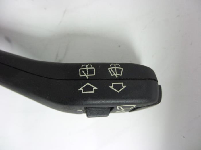 Interruptor de limpiaparabrisas de un BMW X5 (E53) 3.0i 24V 2004